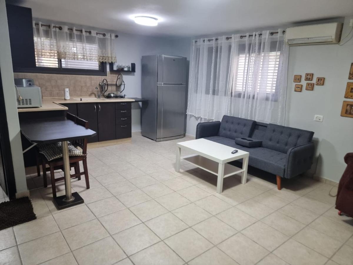 B&B Amit 18 Minutes From The Airport - אירוח כפרי עמית 18 דקות משדה תעופה Petach Tikva Екстериор снимка